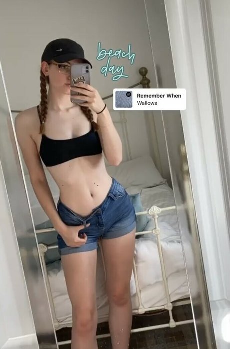 Em Cavell OnlyFans Nacktbilder