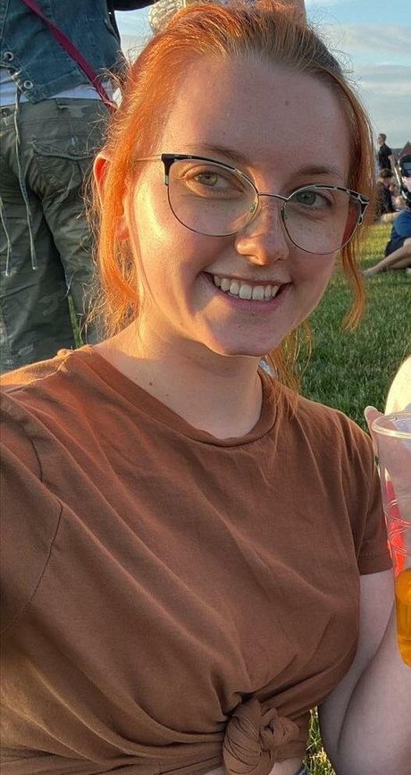 Em Cavell Nacktbilder-Leaks von OnlyFans