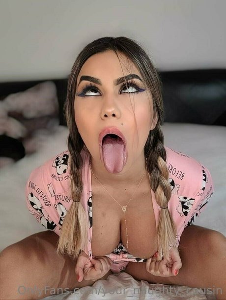 your naughty cousin OnlyFans Nacktbilder geleakt