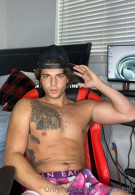 lukesvault Leaked OnlyFans Bilder