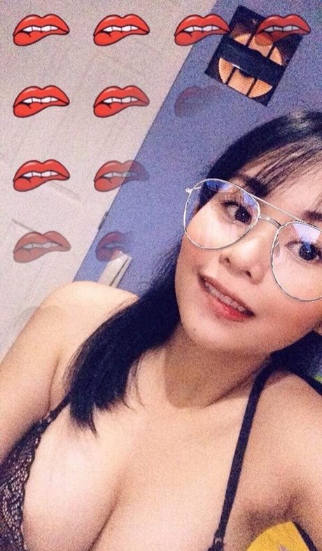 Ayemami Oben ohne OnlyFans