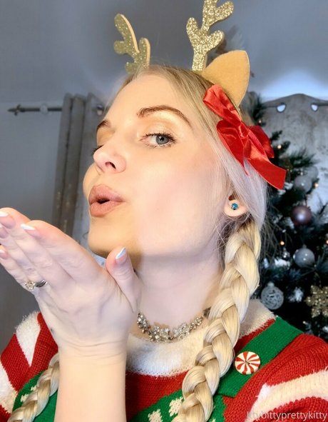 ittybittyprettykittyfree OnlyFans Bilder