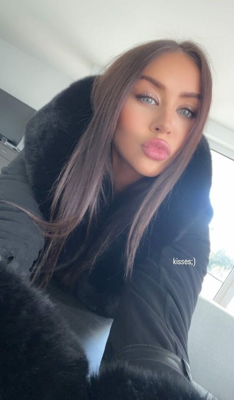 emily cumsof XXX OnlyFans