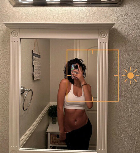 Roseebby 20 OnlyFans Bilder nackt