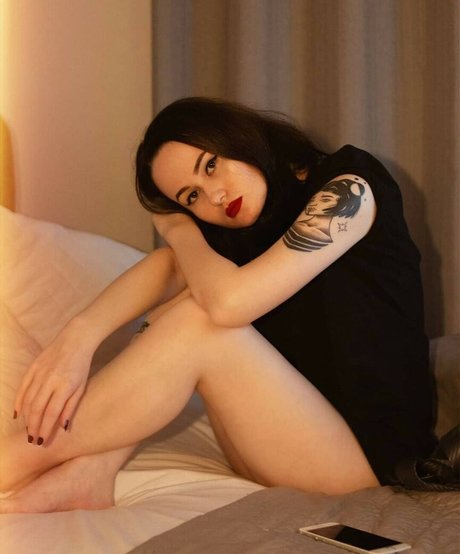 Marina Von Blume OnlyFans Bilder