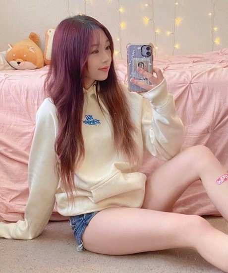 Canahry OnlyFans explizite Inhalte