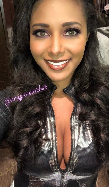 Brandi Rhodes Nacktbilder-Leaks von OnlyFans