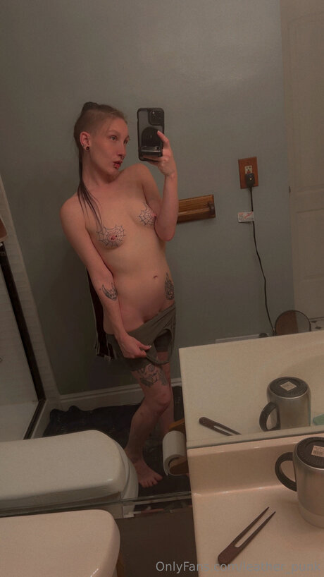 Leather Punk Nacktbilder von OnlyFans