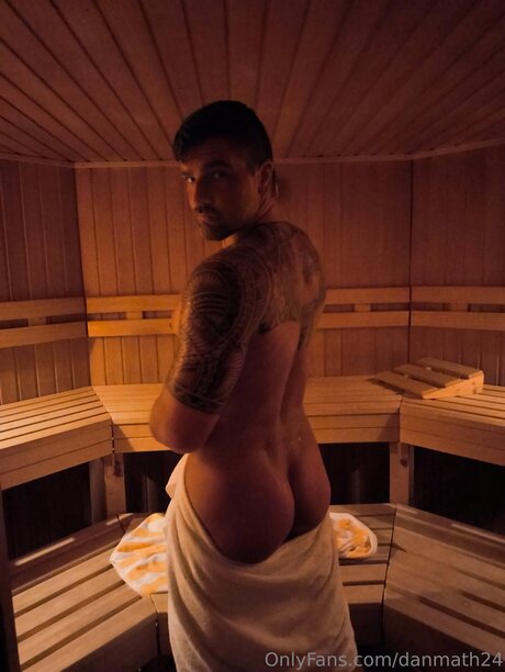 Danmath24 OnlyFans Bilder