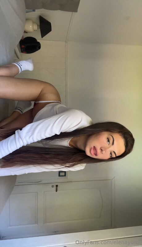 Elenayumi OnlyFans Leaj