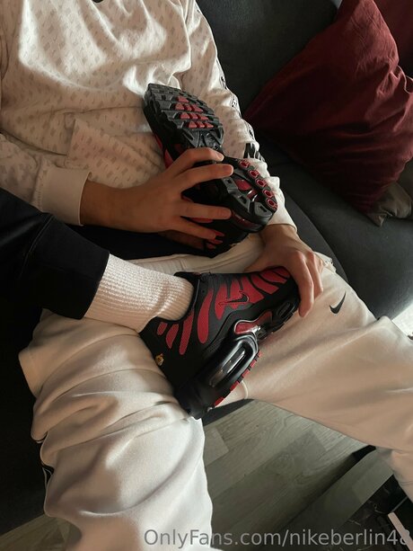 Nikeberlin48 OnlyFans Fotos