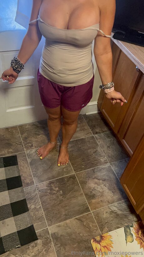 Moxiepowers OnlyFans Bilder