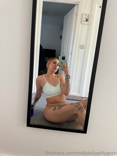 Mollylollygollygosh OnlyFans schlank