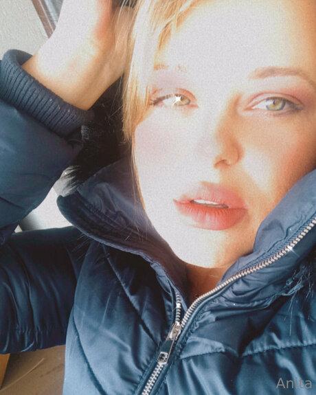 Lovewithanita Brüste OnlyFans