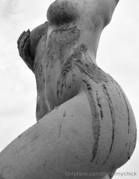 Thearmychick Heiße OnlyFans Inhalte