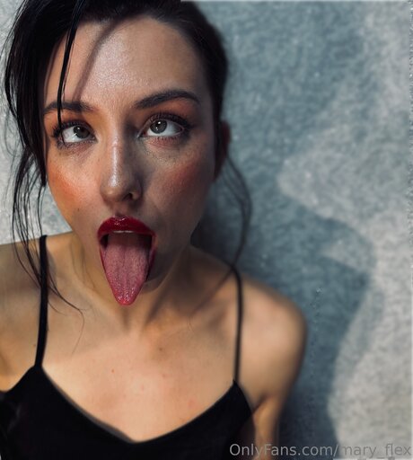 Mary Flex Leak von OnlyFans