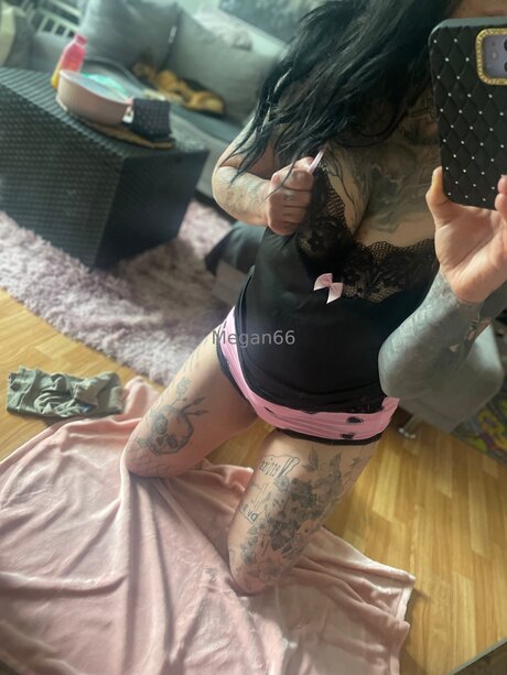 Megan 66 Neue geleakte OnlyFans-Inhalte