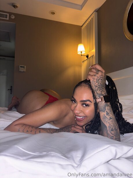 Amandalvee OnlyFans nackte Brüste