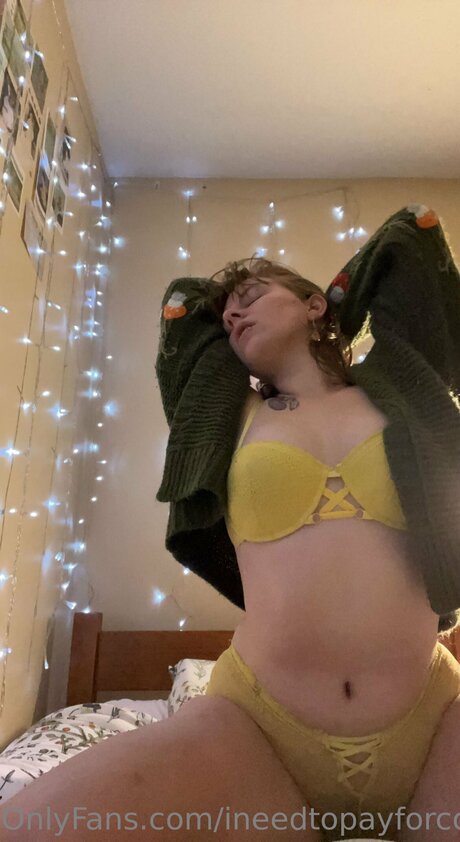 Ineedtopayforcollege Nacktbilder von OnlyFans geleakt