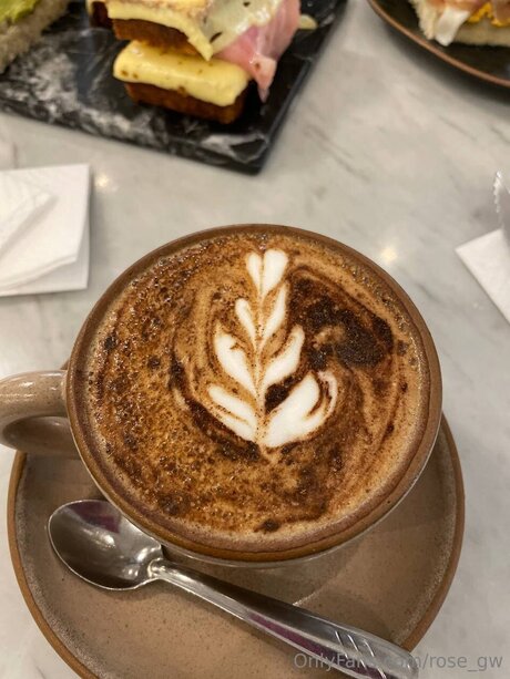 Kindlerose OnlyFans-Pornos