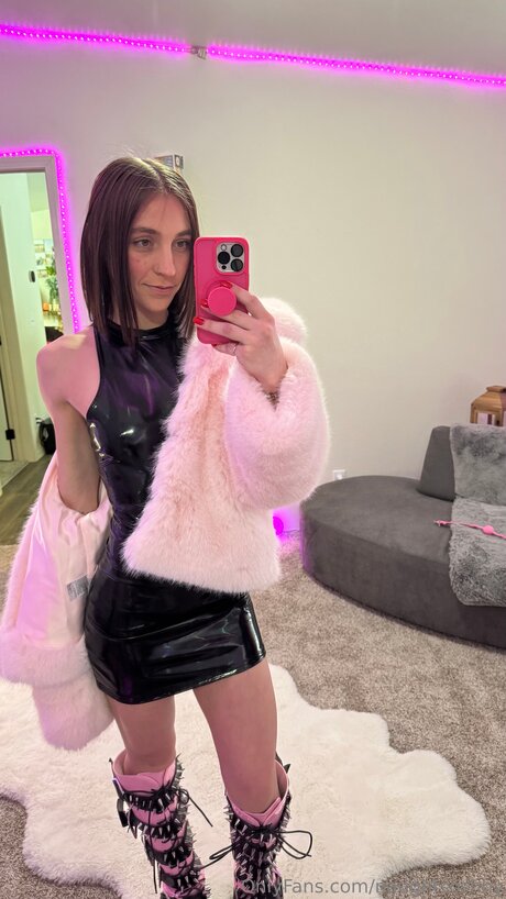 Naughtsoshhy Nacktpornos auf OnlyFans