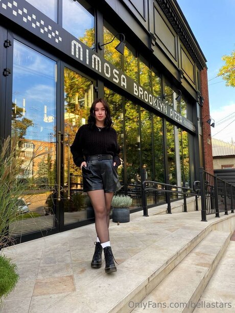 Bellastars Nackt auf OnlyFans