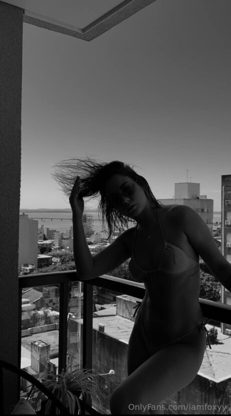 Iamfoxyy OnlyFans Striptease