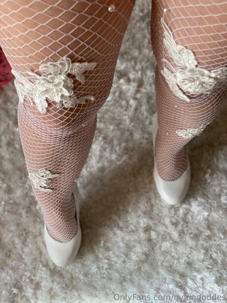 Nylongoddes Nackt auf OnlyFans