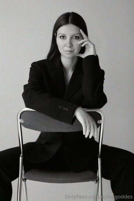 Nylongoddes OnlyFans Nackt