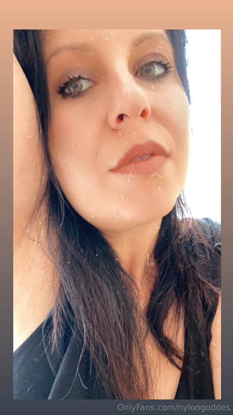 Nylongoddes Nacktbilder von OnlyFans