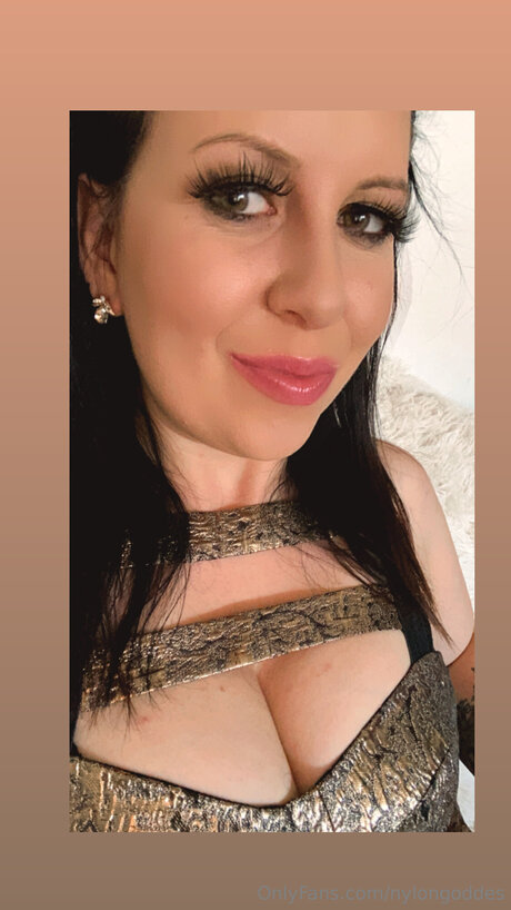 Nylongoddes OnlyFans Sextape geleakt