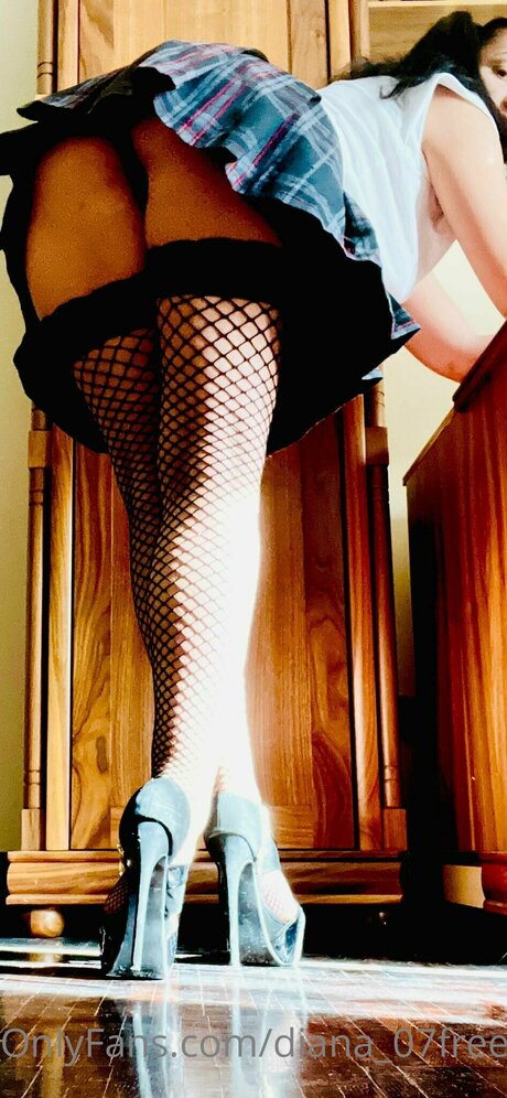 Diana 07free OnlyFans Model Fotos