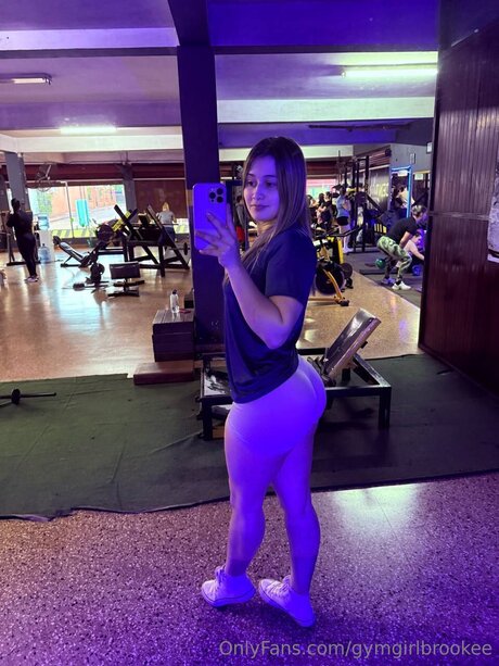 Gymgirlbrookee Model OnlyFans Foto
