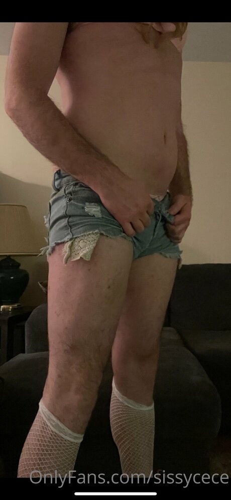 Sissycece Leaks von Nacktbildern auf OnlyFans