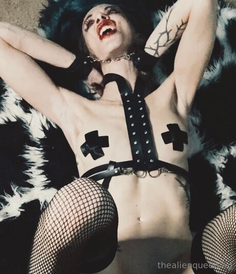 Aliengirlalt Free OnlyFans Lesbisch