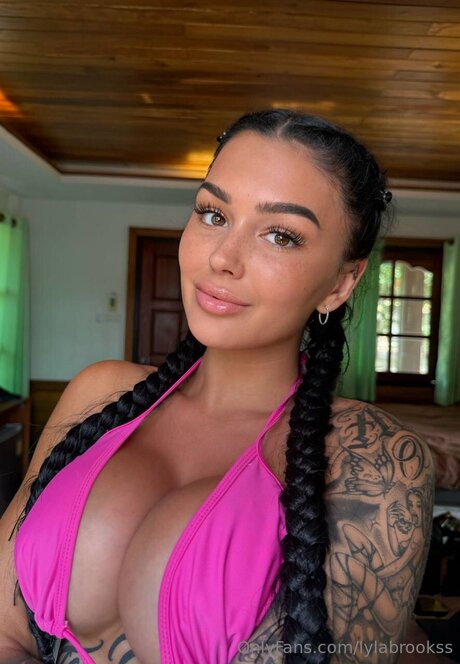 Lylabrookss Nacktpornos von OnlyFans geleakt