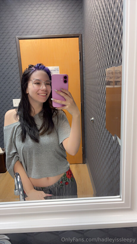Harleyissleepy Titten OnlyFans