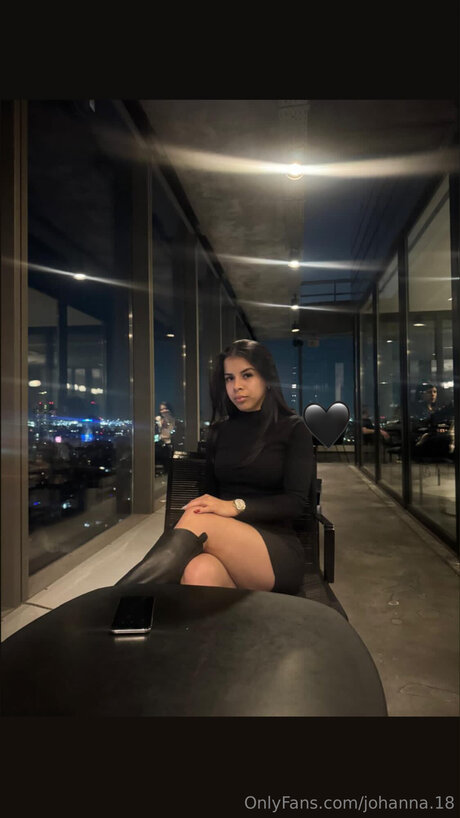 Johanna 18 OnlyFans Model Fotos