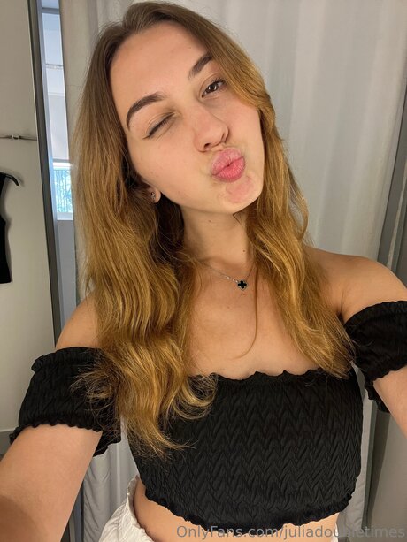 Juliadoubletimes OnlyFans-Leaks