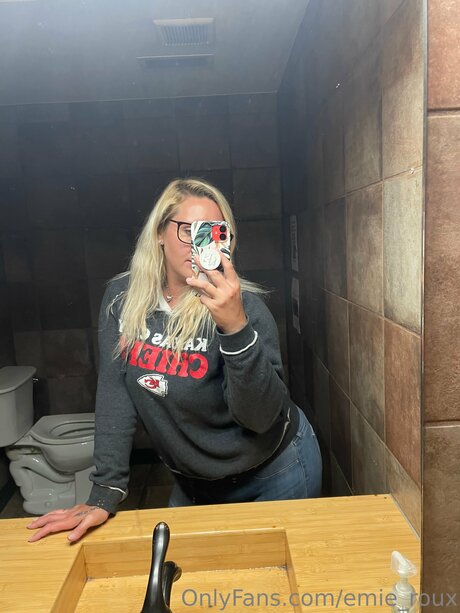 Emie Roux OnlyFans Sex