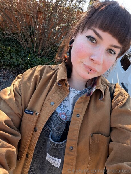 Astraearose NurlyFans-Pornos