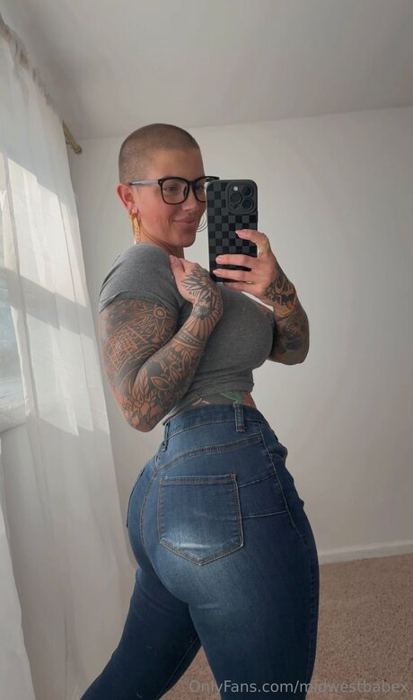 Midwestbabex OnlyFans-Leak