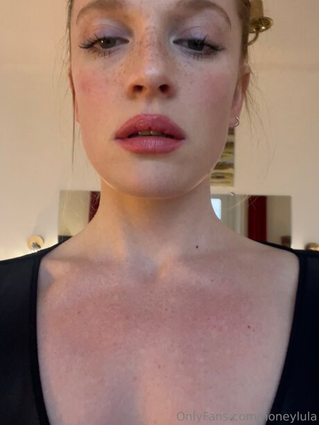 Honeylula OnlyFans-Inhalte