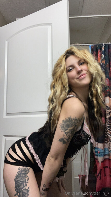 Darlin 7 Titten OnlyFans