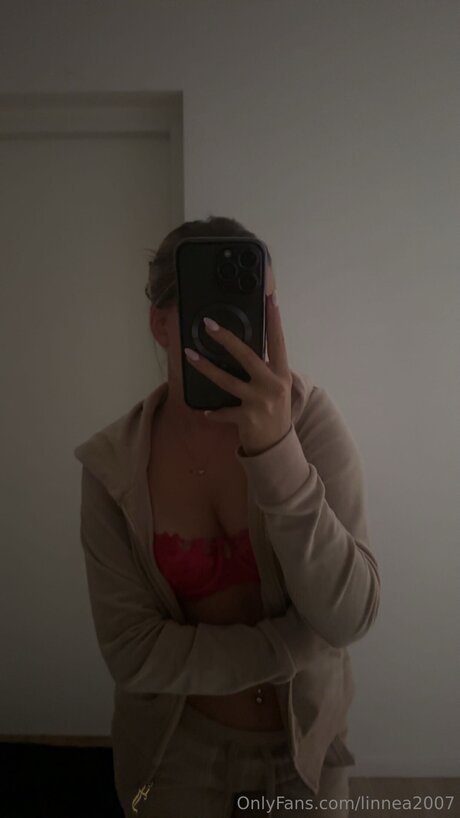 Linnea2007 OnlyFans-Leak