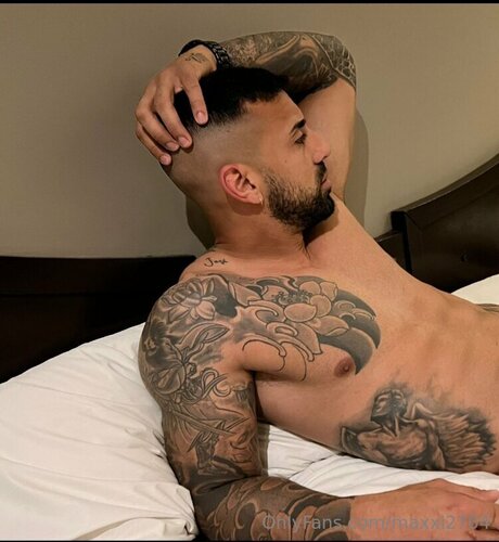 Maxxi2704 Titten OnlyFans