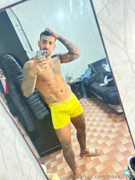 Maxxi2704 OnlyFans-Leaks