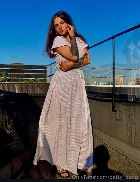 Betty Bong OnlyFans Dirtyship geleakt