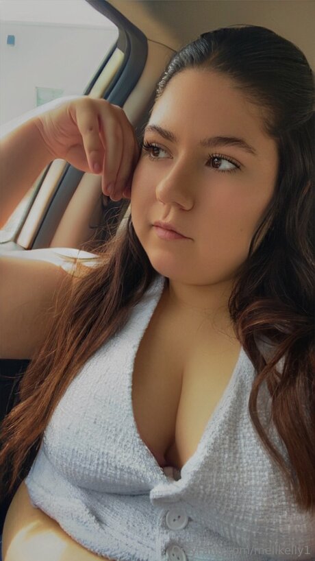 Melikelly1 OnlyFans Mega