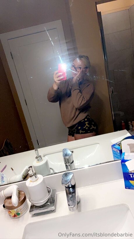 Itsblondebarbie OnlyFans Leaks